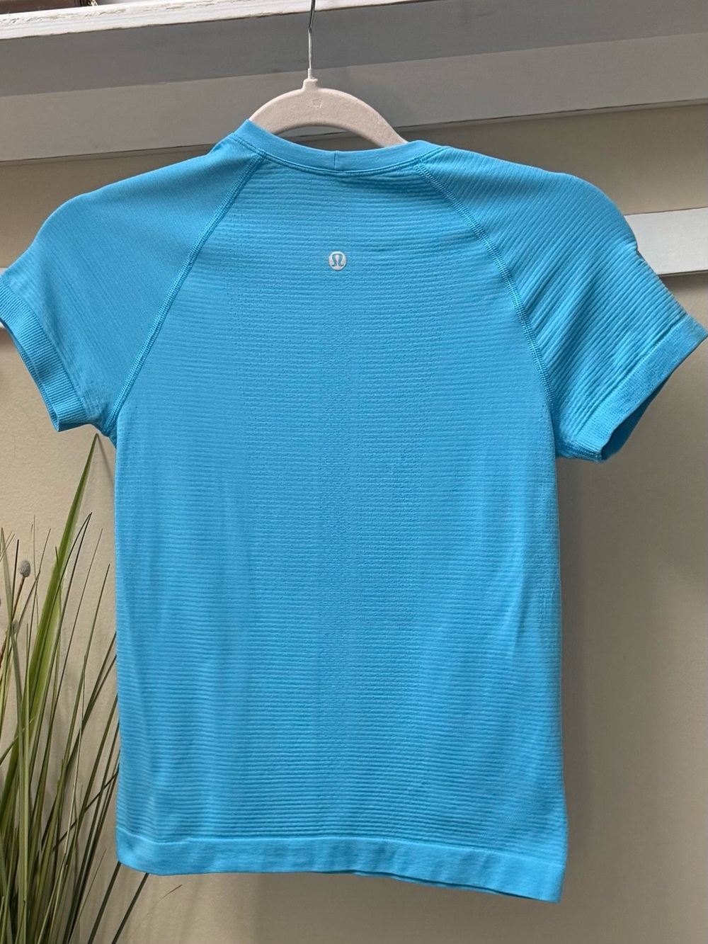 Lululemon Blue Teal Swiftly Race Running Tee Shirt Size 4 🔥 EUC Yoga Gym